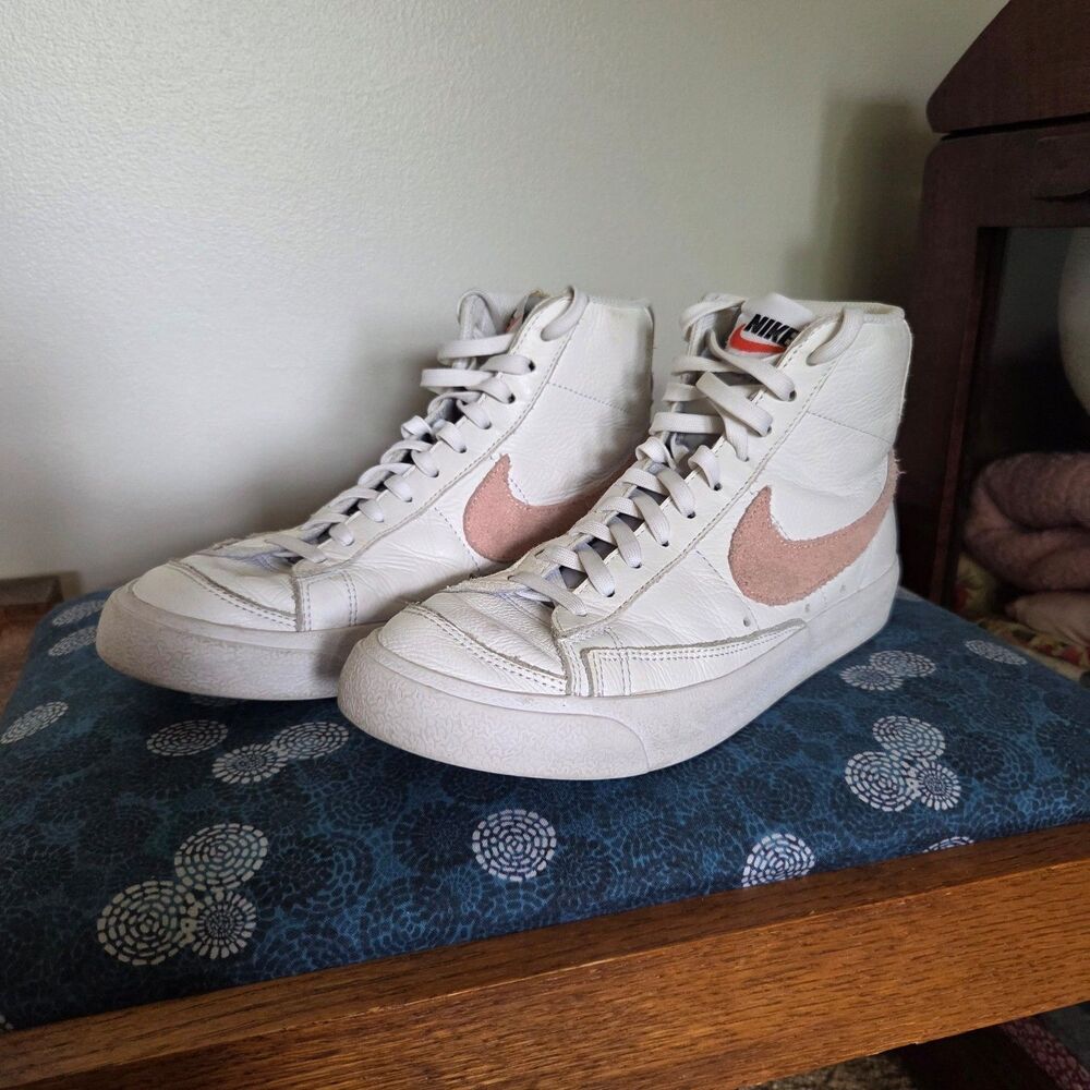 Nike Blazer Mid '77 Vintage Women's Fashion Sneakers sz 8 Pink Swoosh High Top